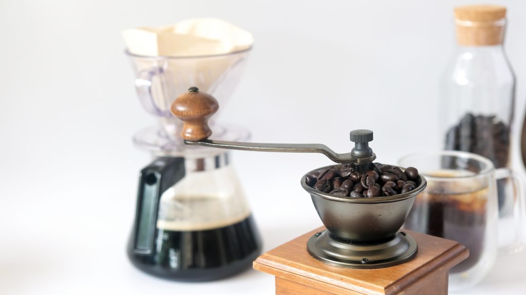 How To Grind Coffee Beans With And Without A Grinder